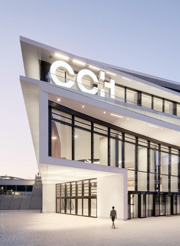 A PREMIER VENUE FOR DECISSION MAKERS